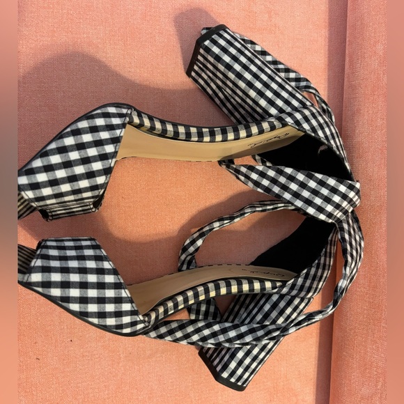 Platform Heel Ankle Tie - Black and White Gingham - Women’s Size 10 - Picture 5 of 8